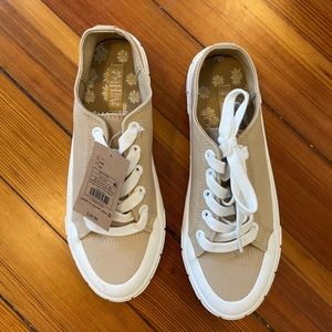 Platform tan target sneakers